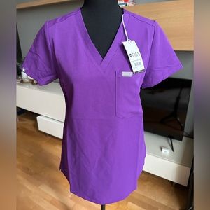 NWT XS Figs Catarina One Pocket Scrub Top